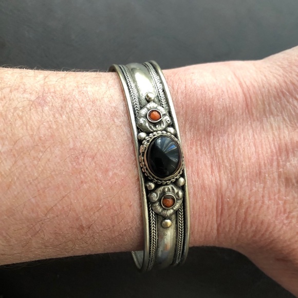 Jewelry - Vintage silver & stone cuff bracelet